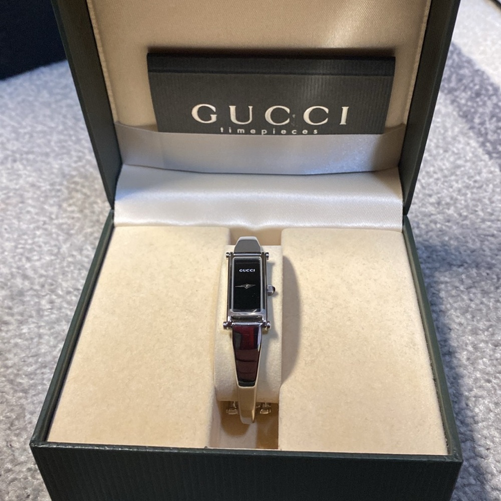Gucci 1500-L watch